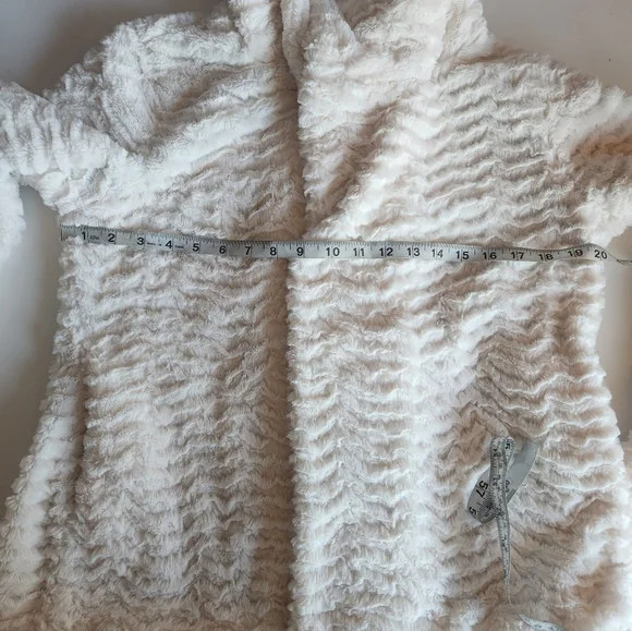 Patagonia Cream Fuzzy Fleece Jacket | Fits Women’s Small - Picture 7 of 9